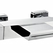 Badkraan Cube Chroom Vierkant Thermostatische badmengkraan met waterval uitloop