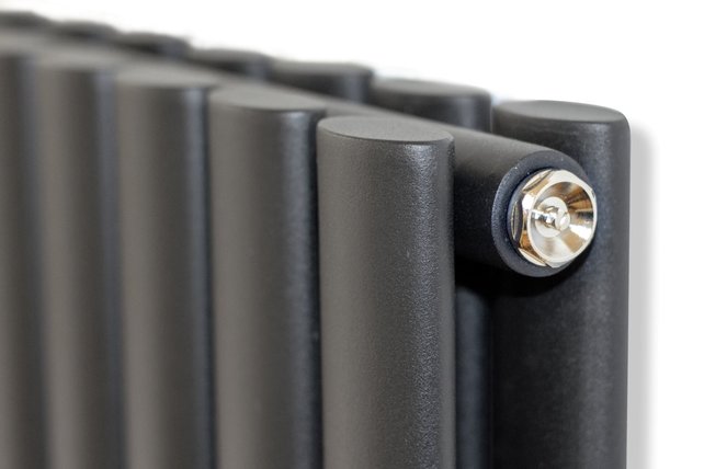 Designradiator Ovaal Verticaal Zwart Dubbel 180x59cm 2050 Watt Belrad Midden / Hoek aansuiting Omkeerbaar Designradiator Ovaal Verticaal Zwart Dubbel 180x59cm 2050 Watt Belrad Midden / Hoek aansuiting Omkeerbaar