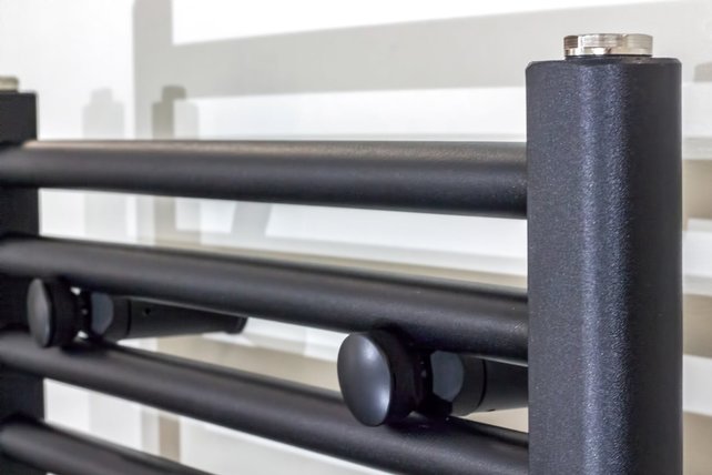 Handdoekradiator 180x60cm Zwart Mat Geborsteld 944Watt Midden aansluiting