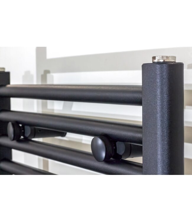 Aloni Girne Handdoekradiator 120x60cm Zwart Mat Geborsteld 616Watt Midden aansluiting