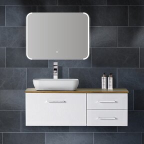 Badkamerspiegel Jolie 80x60cm Geintegreerde LED Verlichting Verwarming Anti Condens Touch Lichtschakelaar Dimbaar