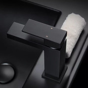 Wastafelkraan SQUARE laag 17,7cm Vierkant Zwart Mat eenhendel bediening