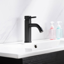 Wastafelkraan Rocco Opbouw Laag Rond Mat Zwart 1 Greeps