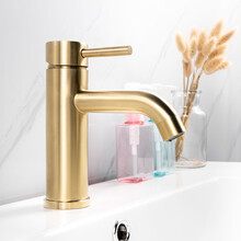 Wastafelkraan Rocco Opbouw Laag Rond Geborsteld Goud 1 Greeps