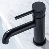 Wastafelkraan Amore Opbouw Laag Rond Mat Zwart 1 Greeps