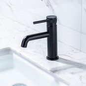 Wastafelkraan Amore Opbouw Laag Rond Mat Zwart 1 Greeps