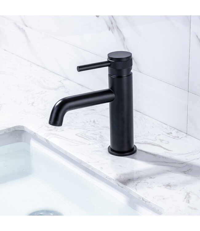 Wastafelkraan Amore Opbouw Laag Rond Mat Zwart 1 Greeps