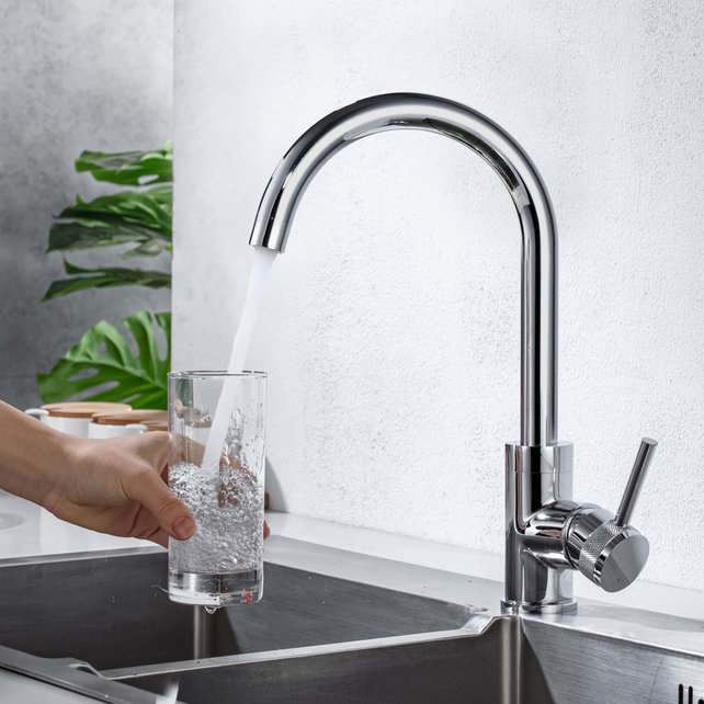 Keukenkraan Amore Mengkraan Rond Chroom Messing Eengreeps Draaibaar Uitloop