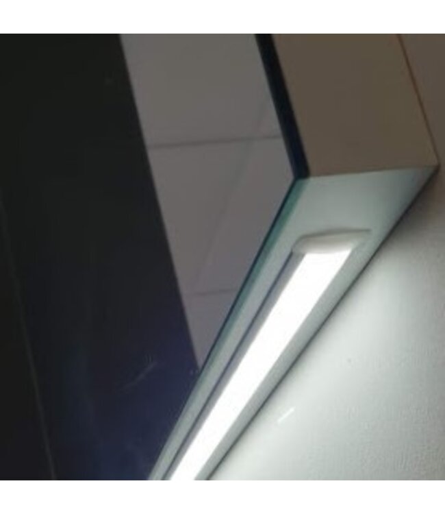 Badkamerspiegel Dion 140x70x3 cm Led verlichting Vóór & Onderverlichting incl. Spiegelverwarming