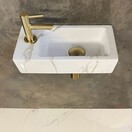 Fonteinset Toilet Links Carrara met Mat Goud - 36x18x9 cm - Mini-Rhea Marmerlook