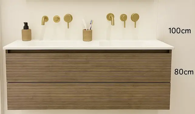 Wastafelonderkast Ribbelfront Elite Licht Hout 120cm Greeploos lades met horizontale reliëf Wastafelonderkast Ribbelfront Elite Licht Hout 120cm Greeploos lades met horizontale reliëf