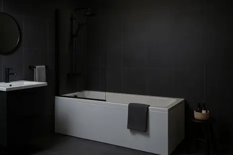 Hoe combineer je een bad met een douche? 