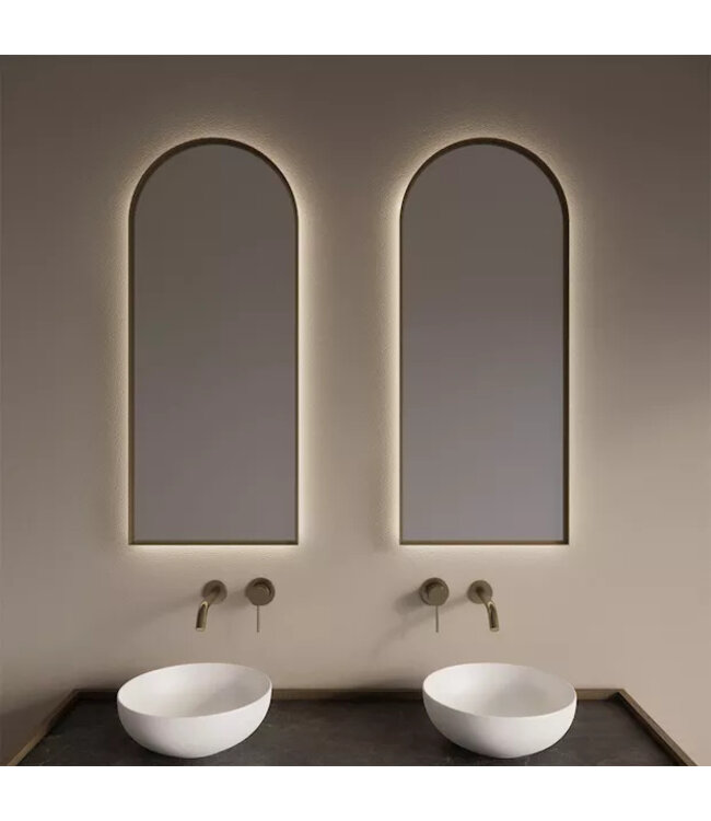 GLISS DESIGN Spiegel Delta Mat Goud 40x100cm Boogspiegel met Bewegingssensor en Spiegelverwarming