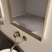 Spiegel Delta Mat Goud 40x100cm Boogspiegel met Bewegingssensor en Spiegelverwarming Spiegel Delta Mat Goud 40x100cm Boogspiegel met Bewegingssensor en Spiegelverwarming