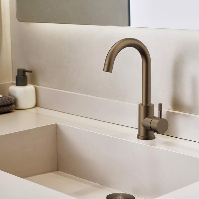 Wastafelkraan Stria Cold-start Mat Bruin Brons PVD-Gecoat Gebogen met draaibaar uitloop