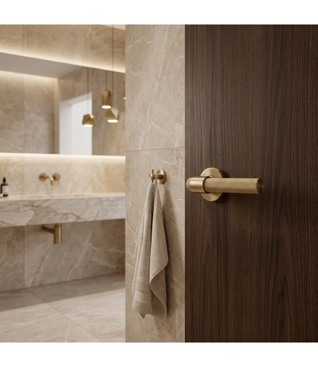 Deurkruk Grip Geborsteld Messing – Industrieel Beslag voor Badkamer & Interieur