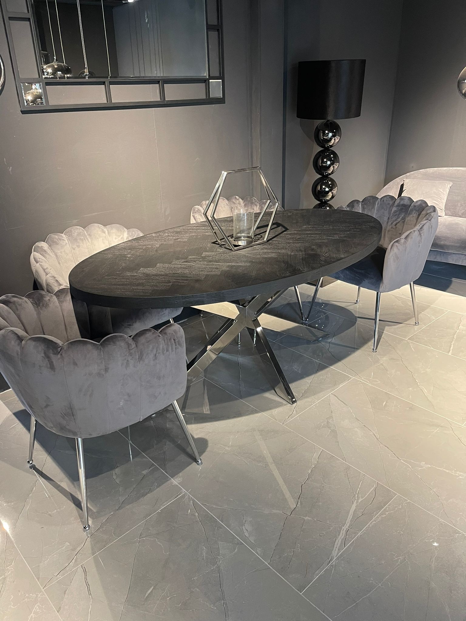 Eettafel Visgraat Ovaal - Black Bonito chrome poot