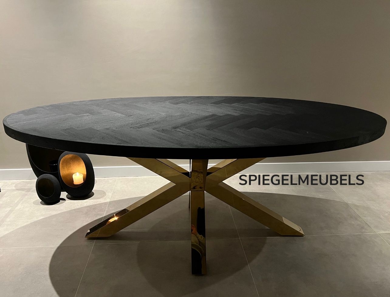 Eettafel Visgraat Ovaal  - Black Bonito gouden poot