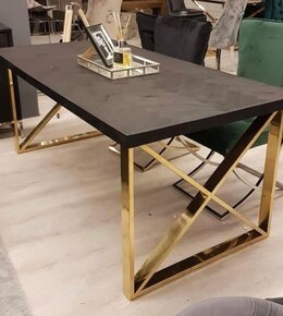 Eettafel Visgraat -  Black Bonito rechthoek  gouden poot