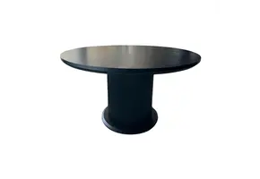 Taksim Fineer eettafel rond