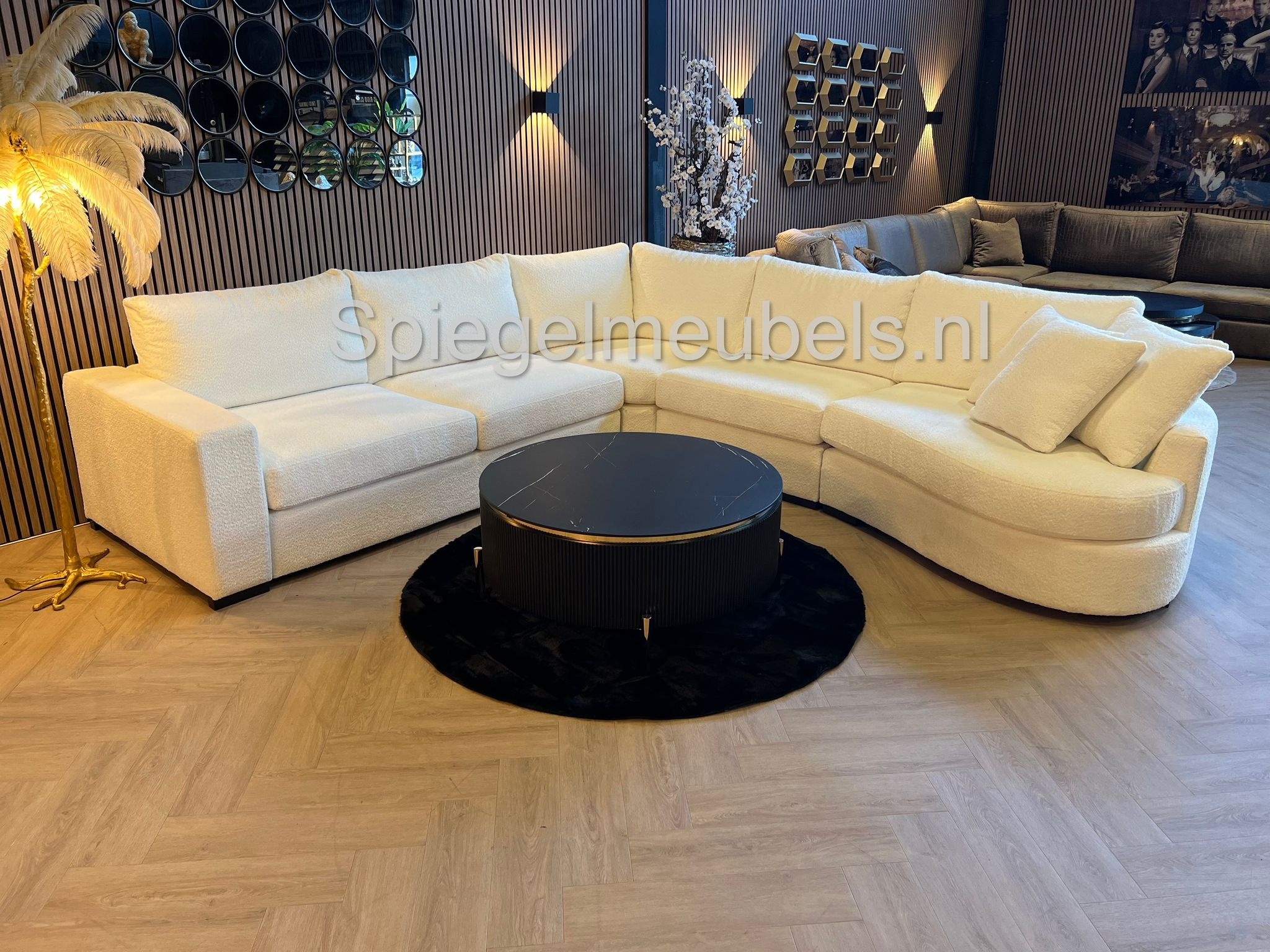 De Elegantie van Hotel Chique Meubelstijl: Luxe in je Eigen Huis