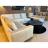 Romano u-bankstel  met tafel ertussen beige
