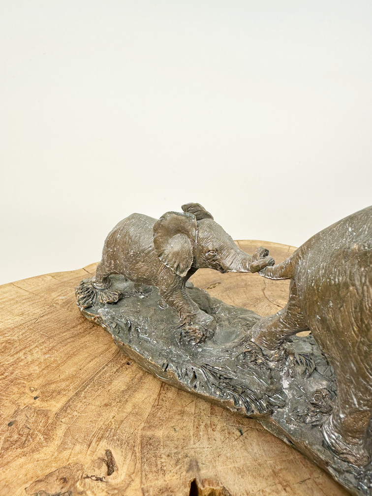 Olifant met haar jongen |  29x11x13cm