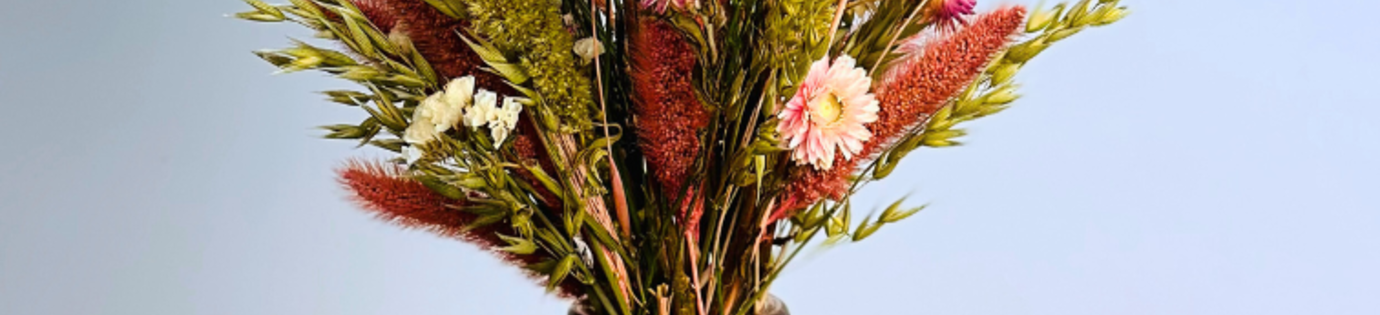 Hoe hergebruik je droogbloemen in nieuwe decoraties?