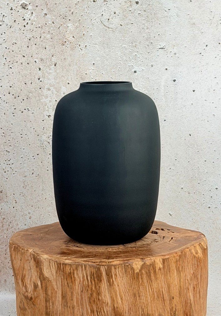 Vase The World | Artic "Matt Black" | ⌀25xH35cm
