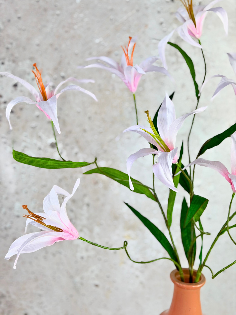 Zijden boeket "Pastel Lily's" incl.  vaas