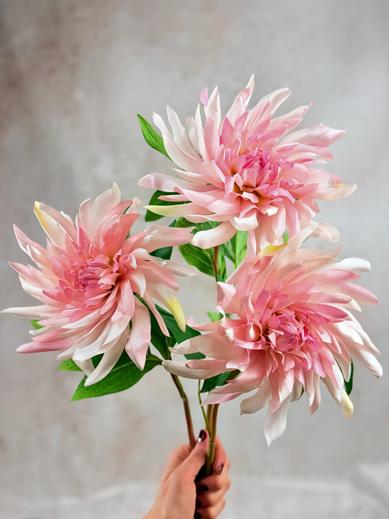 Combi-deal | Zijden bloemenbundel "Dahlia Twist" - roze