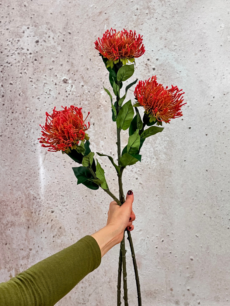 Combi-deal | Zijden bloemenbundel "Nutan" - rood