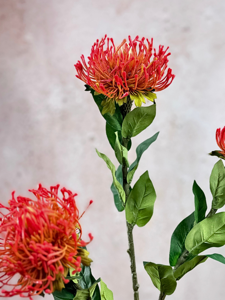 Combi-deal | Zijden bloemenbundel "Nutan" - rood