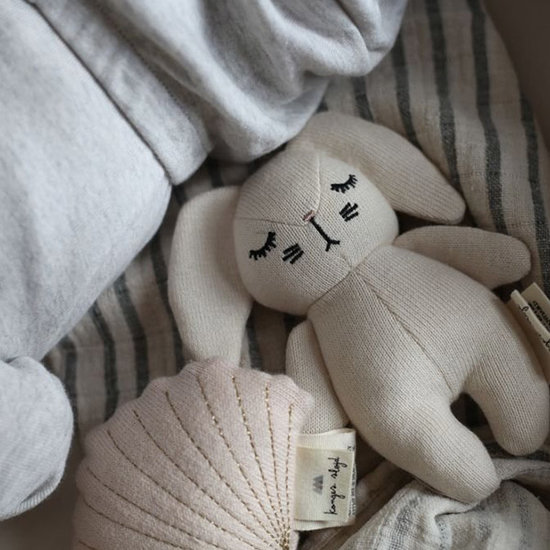 Konges Slojd Hochet Mini Rabbit Off White - Konges Sløjd