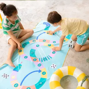 Quut | Serviette de jeu M Serpents et échelles 140 x 70 cm