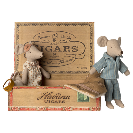 Maileg Maileg | Souris maman et papa dans une boîte à cigares