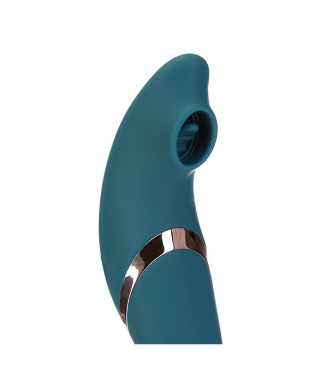 Swan - The Monarch Swan Transforms Teal