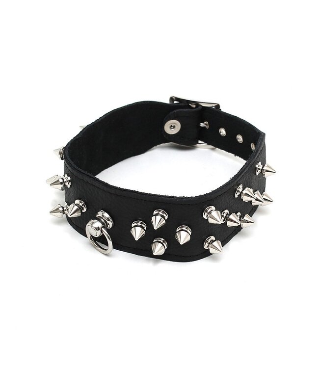 Rimba - Halsband  4 cm. breed, versierd met spikes