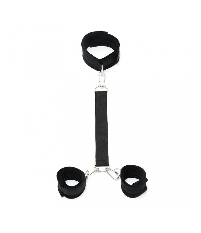 Rimba - Soft Bondage halsband verbonden aan handboeien