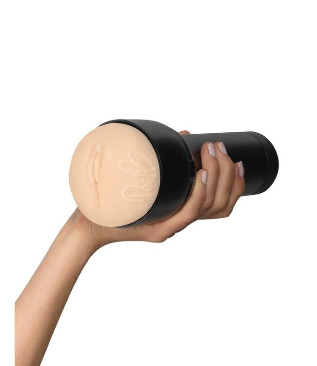 Kiiroo - FeelStar Stroker - Rae Lil Black