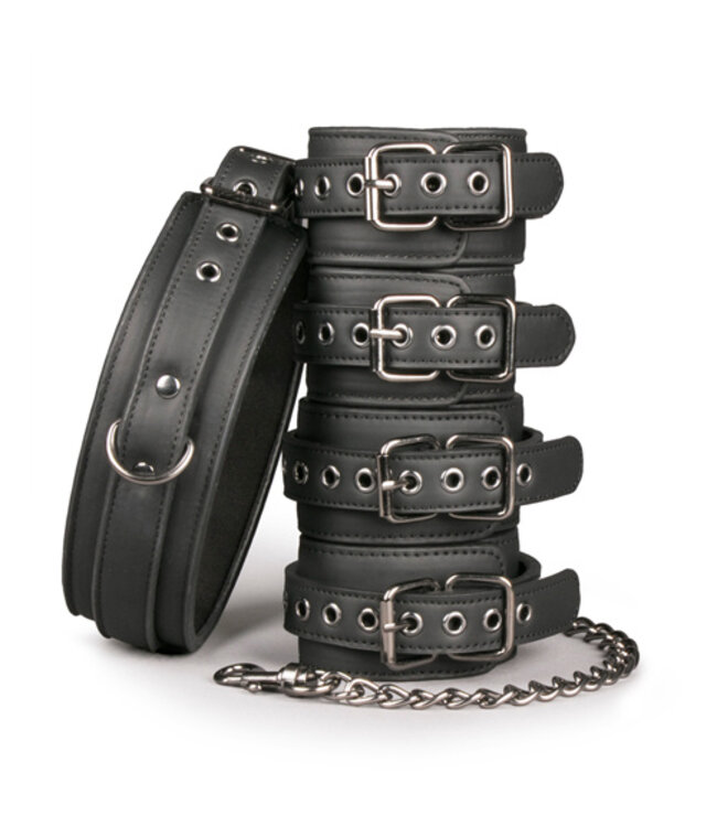 Fetish set met halsband, enkelboeien en handboeien