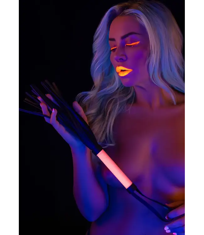 Glow in the dark - Whip