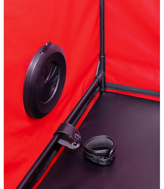 Secretdome – SCANDALE CABIN– Black