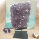 De Verrijking Amethist op Voet  | 764gr | nr 25A*