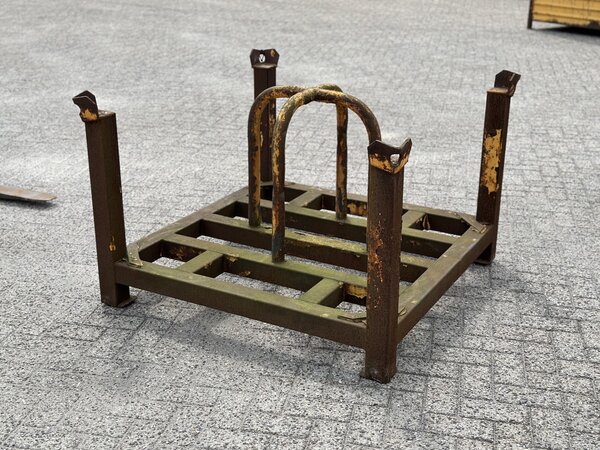 Gebruikte stapelrack 1200x1200x810mm Gebruikte stapelrack 1200x1200x810mm