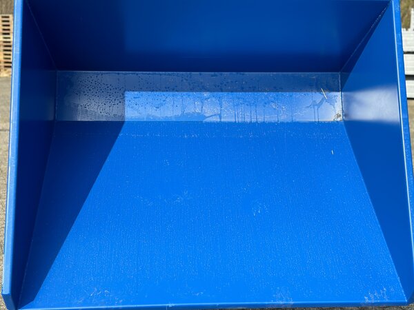 Elwina Nieuwe Kantelbak 900L  blauw gelakt Elwina Nieuwe Kantelbak 900L  blauw gelakt