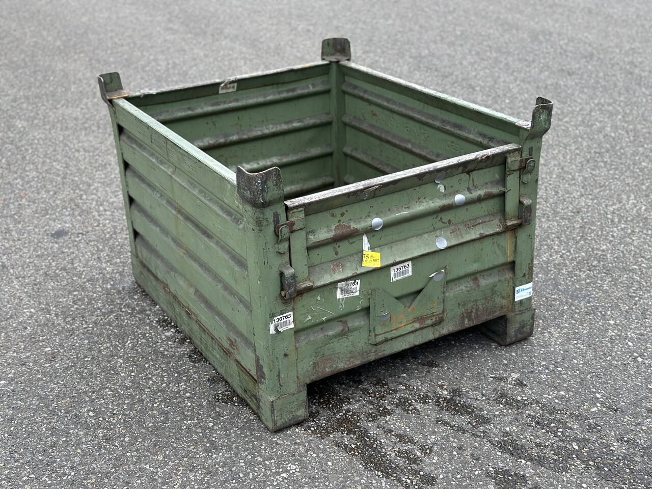 Gebruikte Stapelbak met klep aan korte zijde 1000x800x600mm Groen gelakt