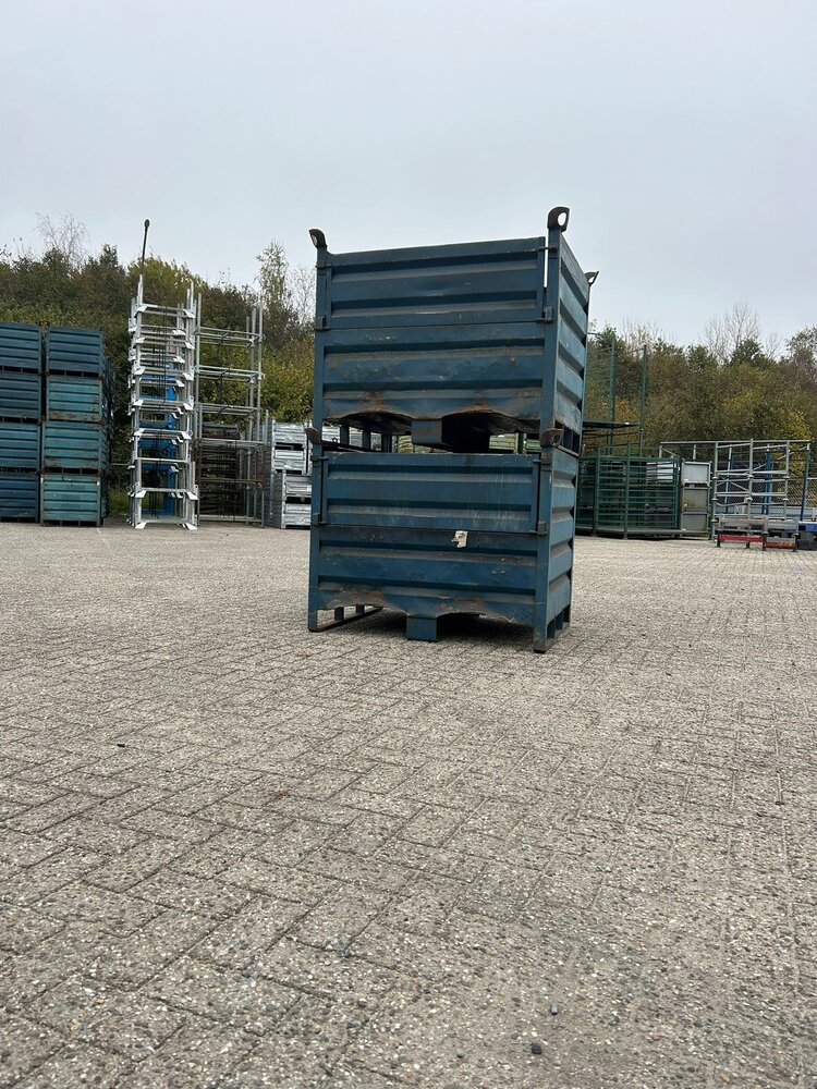 Gebruikte Stalen stapelbak  1200x1000x1010mm 