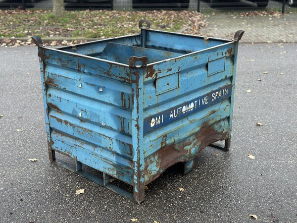 Gebruikte Stalen stapelbak  1200x1000x1010mm 