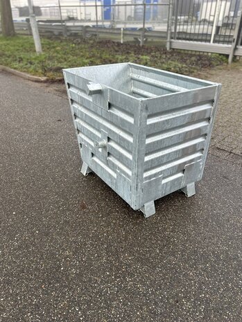 Partij kantelbakken met traverse 700L 1200x800x800mm Partij kantelbakken met traverse 700L 1200x800x800mm